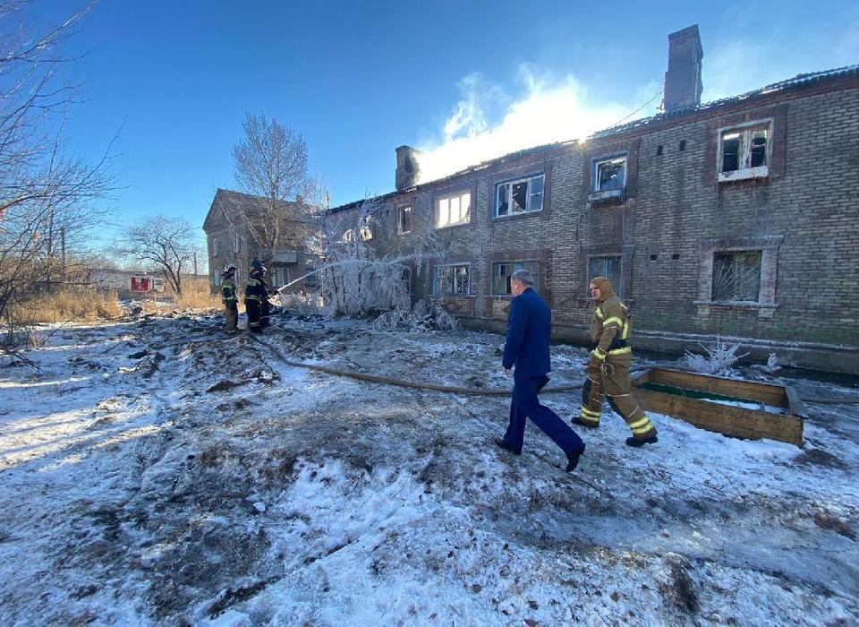 45-летняя женщина погибла при пожаре в двухэтажном доме в Волгограде